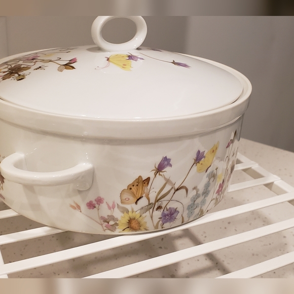 Vintage 1975 Enesco Fine China Nature Garden Society covered casserole. - Picture 4 of 10